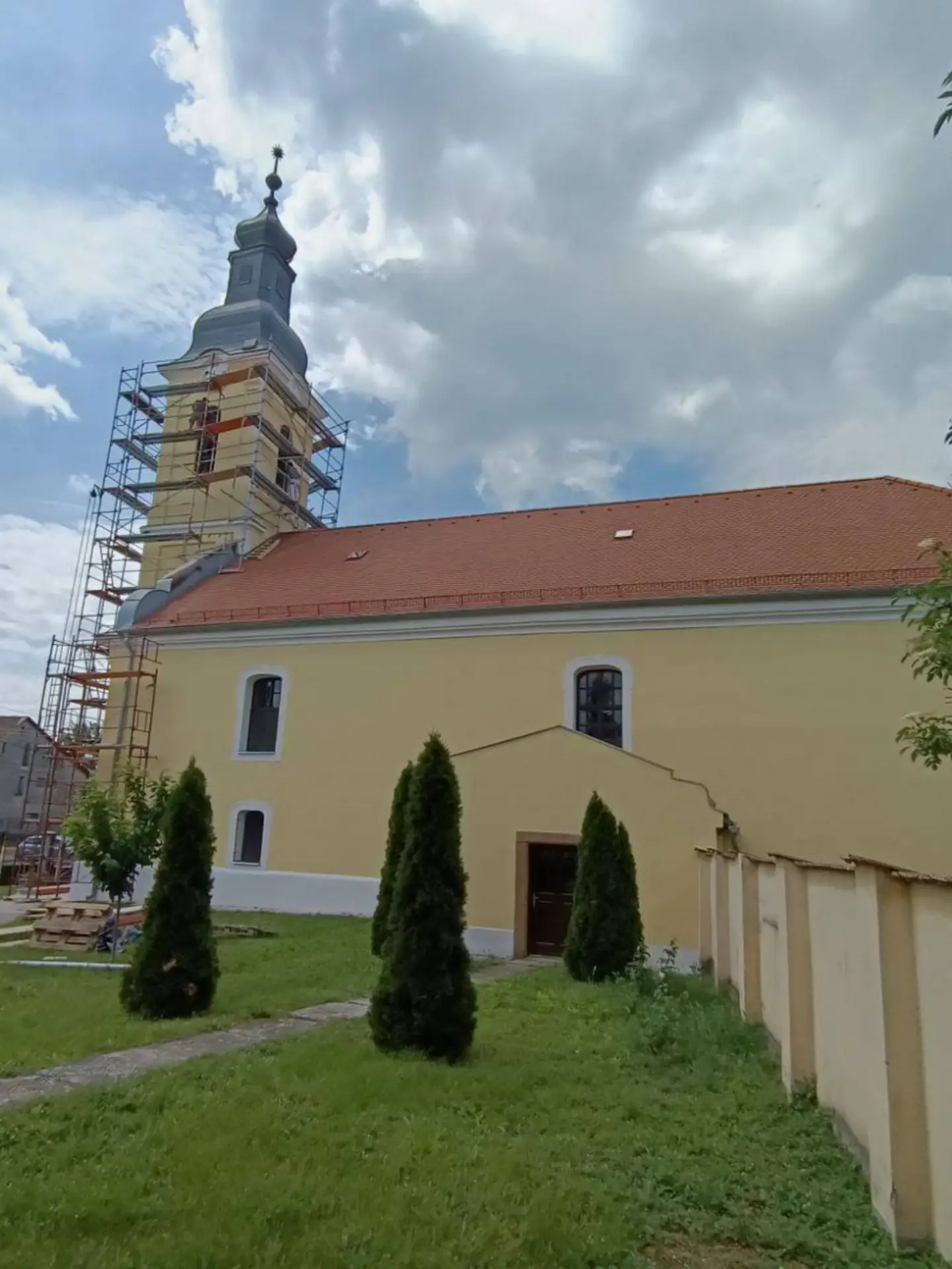 Dunaegyházi Templom homlokzat felújítás